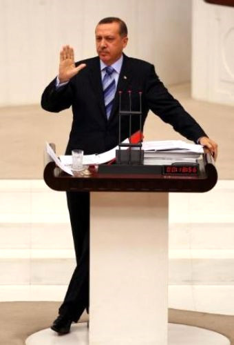 Erdo�an, bir gazetecinin �S�zde Ermeni olaylar�na ili�kin baz� yazar ve akademisyenlerin ba�latt��� 