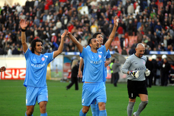 Antalyaspor: �mer, Sedat, Vahap, Yal��n, �enol, Ali Zitouni, Ertu�rul (Dk. 90+2 Kamber), Korhan, Fatih, Tita (Dk. 84 Hakan �zmert), Ahmet (Dk. 88 Volkan Alt�n)