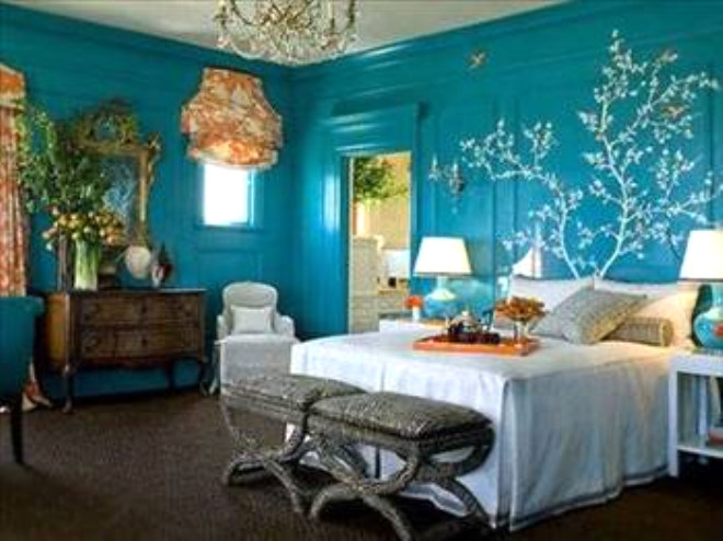 Yatak odanzn dinlendirici ortama sahip olmas iin dekorasyonda kan basnc seviyelerini dren mavi ya da yeil rengi tercih edin.

