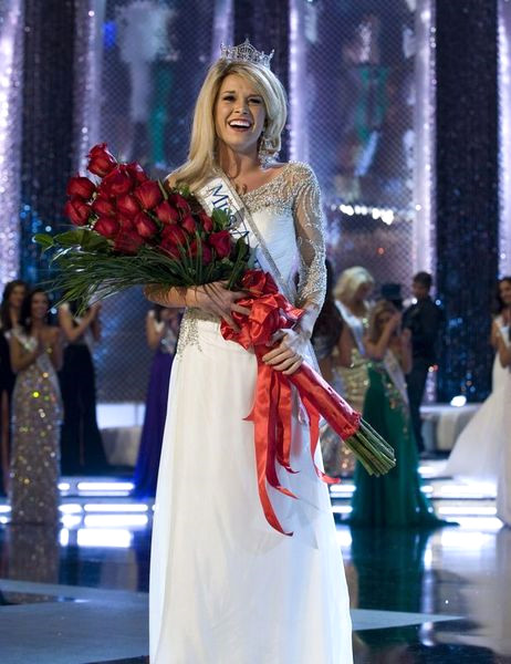Finallerde Arkansas G�zeli Alyse Eady ikinci, Hawaii G�zeli Jalee Fuselier ise ���nc� oldu.