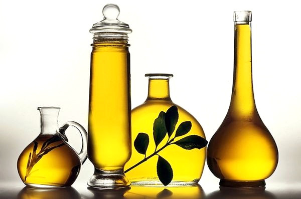 Zeytinya��: G�nl�k ya� gereksiniminin bir k�sm� tekli doymam�� ya� asitlerinden kar��land���nda yani zeytinya� t�ketimi yeterli oldu�unda metabolizman desteklenir,