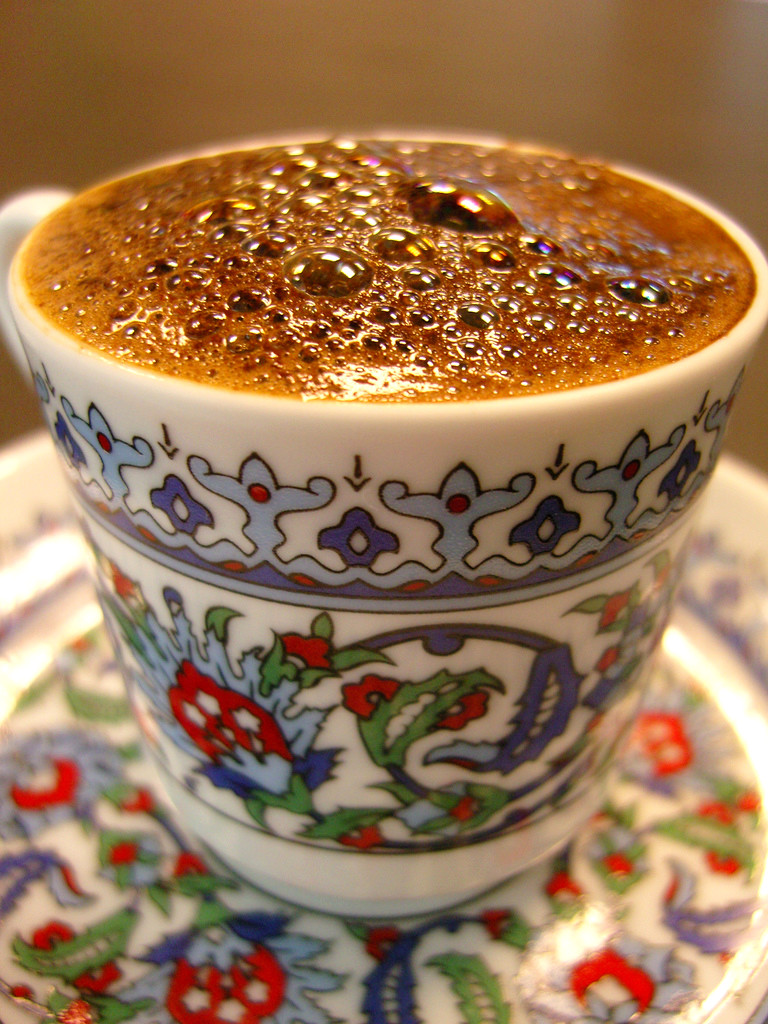 Koreli bilim adamlar�n�n yapt��� ara�t�rmalara g�re kahvenin i�inde bulunan kafein, fiziksel dayan�kl�l��� da art�r�yor.

