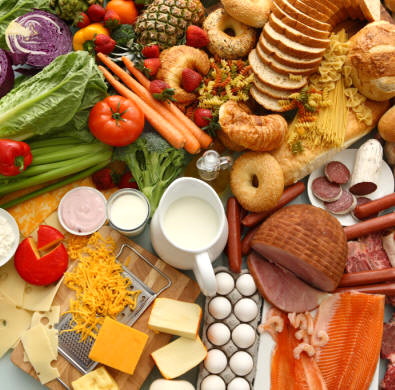 Patates, havu�, m�s�r gibi yiyecekler yo�urt veya ayranla birlikte t�ketildi�inde kan �ekerini �ok h�zl� y�kseltip ki�iyi �abuk ac�kt�rm�yorlar. O nedenle glisemik indeksi y�ksek olan yiyecekler art�k yo�urtla birlikte �neriliyor.
