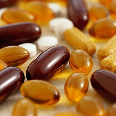 G�ne�in azalmas�yla birlikte D vitamini eksikli�i ortaya ��kabiliyor. Bu nedenle, kandaki D vitamini d�zeyinin saptanarak gerekli durumlarda takviye yap�lmas� �neriliyor.