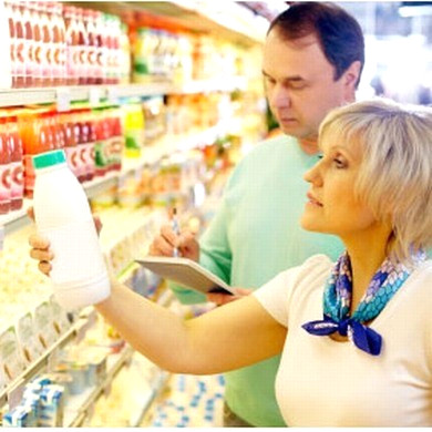 E�er bir alerjiniz varsa, alerjik oldu�unuzu bildi�iniz besinlerden uzak durmal�s�n�z. �zellikle s�t �r�nleri ve gluten i�eren besinlere kar�� alerjisi olanlar�n bu aylarda daha da dikkatli olmas� �neriliyor. �eker kullan�m�nda da a��r�ya ka�mamak tavsiye ediliyor. ��nk� basit �eker, v�cudu yorarak, ba����kl��� d���r�yor. Bol s�v� t�ketimi �zellikle de su i�ilmesi ba����kl�k sistemini koruyan bir di�er �nemli etken.