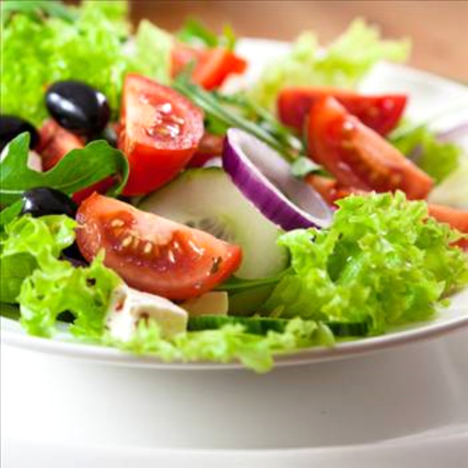 5. YELLK: Ispanak, roka, marul, lahana, kvrck salata gibi yeilliklerin iyi ykanmamas barsak bakterilerine davetiye karyor.