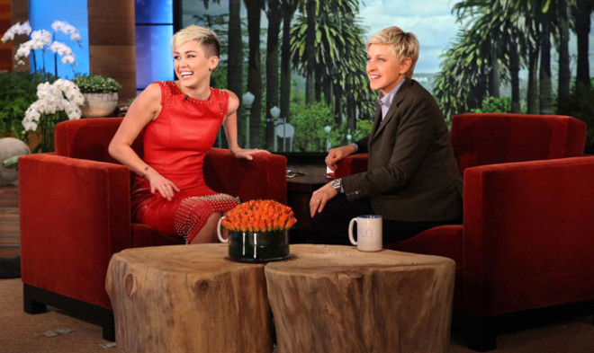 Hollywood dnyasnn en gen yldzlarndan biri olan Miley Cyrus, The Ellen DeGeneres Show