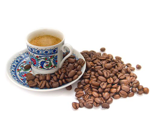 D�zensiz kalp at��lar� ve kalp �arp�nt�s�na neden olabiliyor. Bu nedenle �zellikle kalp hastalar�n�n s�n�rl� miktarda kahve i�meleri gerekiyor.