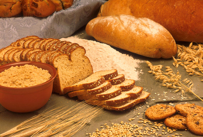 Tam tahll ekmek: Dk kalorili diyette beynin en nemli enerji kayna glikojen depolar kullanlr. Beyine giden enerjinin azalmas ve su kayb ba ars yapar. Bunun iin diyette tam tahll ekmek tketin.