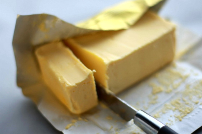
TRANS YA EREN MARGARN: Tereyann alternatifi olan margarin mutfaklarn vazgeilmezlerinden biridir. Ancak salnz iin bu margarinden uzak durmalsnz. nk margarinin iinde bol miktarda trans ya bulunur. Ayrca uzun sre youn kullanmda ciddi salk problemlerine yol aabilir.