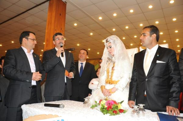 �anl�urfa Valisi Celalettin G�ven�, Emniyet M�d�r� Mehmet Liko�lu