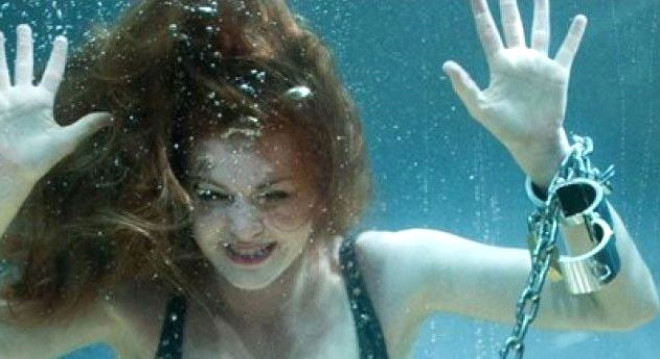 Oyuncu Isla Fisher son filminde boulma tehlikesi atlatt.