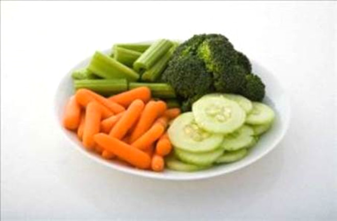 10- Salatalk vitamin A, C ve bir miktar lif ieren salatalk ayn zamanda dk kalorili bir yiyecek. Attrmalk tketilmesi tavsiye ediliyor.