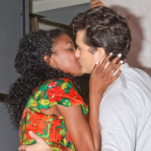 Romeo ve Juliet m�zikalinden oyanayan Orlando Bloom ge�ti�imiz haftalarda rol arkada�� Condola Rashad ile dudak duda�a g�r�nt�lenmi�, ancak konuyla ilgili bir a��klama yapmam��t�. 