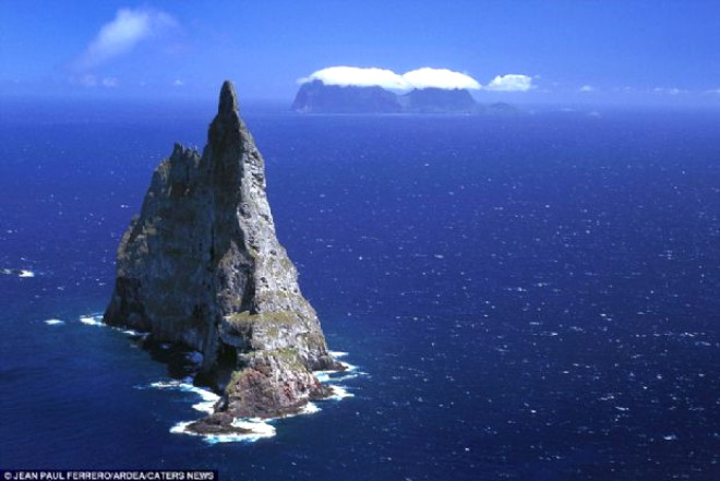 Dnyanin en yksek deniz tepesi olan 562 metrelik bu piramit tamamen dogal yollardan olusmus. Zaman, rzgar ve su Balls Piramidi (Lord Howe Adasi, Yeni Gney Galler, Avustralya).

