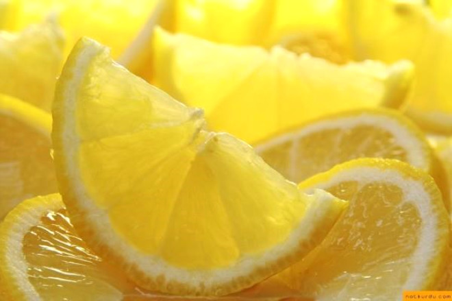NEZLE VE GRPLER: aya ya da scak suya limon skmak ve onu imek, gsterili paketlerde satlan vitaminlerin salayaca ekstra vitamin grevini grecektir. in numaras, doru zamanda balamak, Mayo Clinic