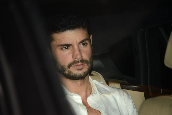 A��r� alkoll� olan Berk Oktay