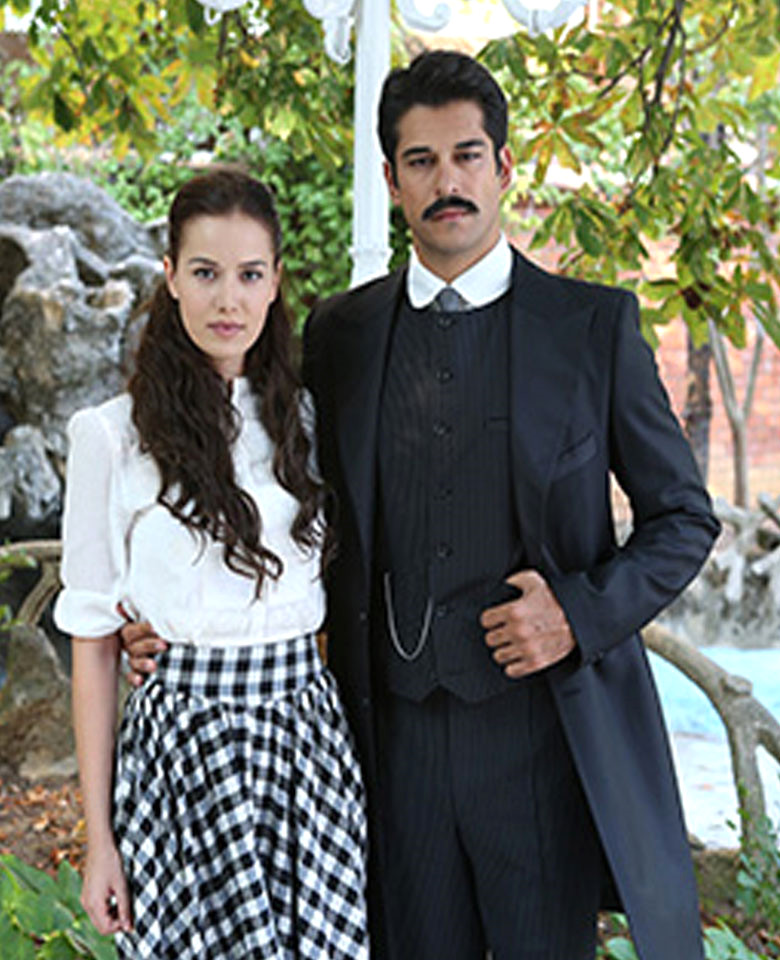 #calikusu Art�k hayat denen bu koca a�ac�n dallar�nda yaln�z bir �al�ku�uydum.Yaln�z h�r��n ve sevmesini bilmeyen bir �al�ku�u.