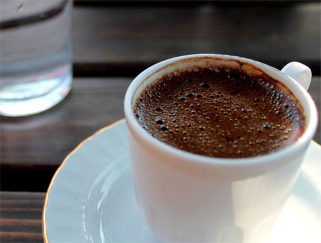 Yaplan baz aratrmalara gre kahvenin Tip 2 diyabet riskini azaltmas, Parkinson ve Alzheimer hastalklarna kar belirli bir oranda koruma salamas mmkn.