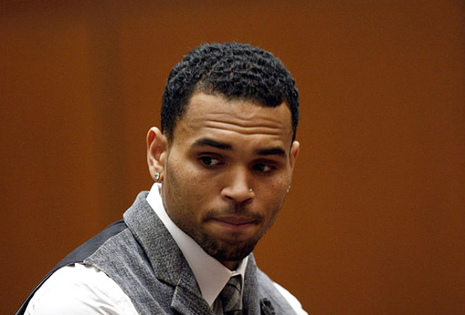 arkc Chris Brown, bir kiiyi yumruklad kavgann ardndan rehabilitasyon merkezine bavurarak yardm almay kabul etti.