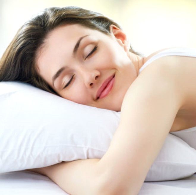 Yastk deyip gemeyin:
Sz konusu uyku olduunda yastk seimi nemlidir. ok sert ya da ok yumuak yastklar rahat bir uyku asndan pek salkl deil. Uyumadan nce kendinize ve rahatnza en uygun yastk seimin yapmalsnz.  