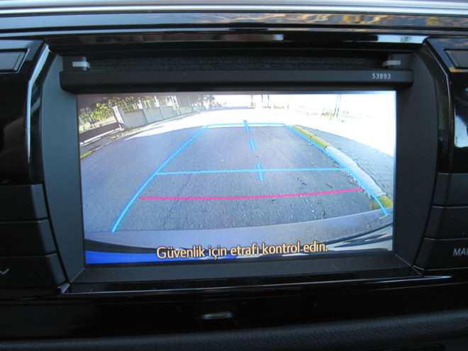 Olduka kaliteli olan klima sisteminin zerine yerletirilen Multimedya ekran Corolla