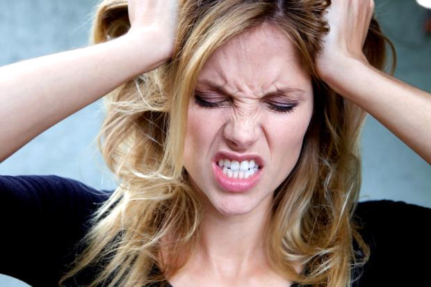 DEPRESYON: Depresyondaki bir�ok insan �zerinde yap�lan ara�t�rmada muz yiyen insanlar sonucunda kendilerini �ok daha iyi hissediyor. Bunun nedeni ise muzun mutluluk hormonu serotoninin salg�lanmas�n� sa�layan bir t�r protein i�ermesi.