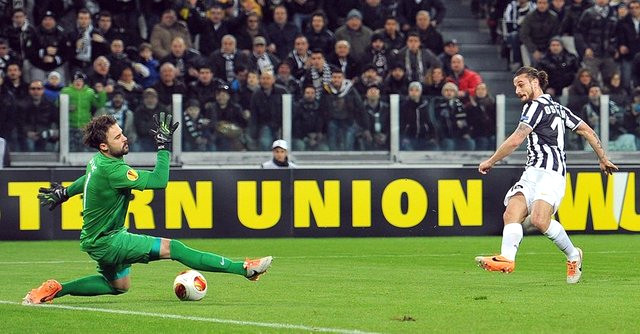 R�lantide ge�en m�cadeleyi Juventus 2-0 kazand�.
