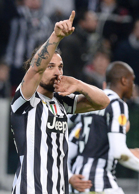 �talyan temsilcisinin gollerini Osvaldo ve Pogba kaydetti.

