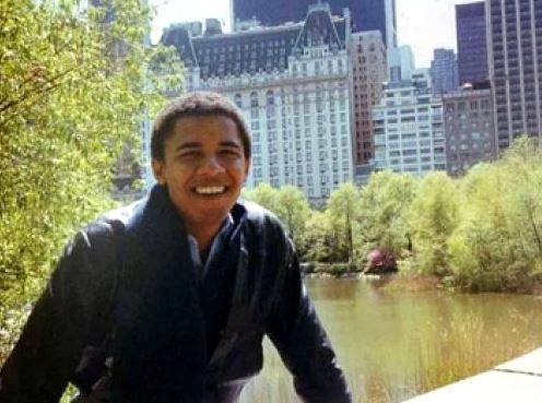 Barack Obama, ABD Ba�kan�: 1983 y�l�nda Columbia �niversitesi politika biliminden mezun olduktan sonra Chicago