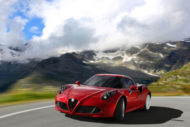 350 Nm maksimum tork oranyla sporcu ruhunu kantlayan Alfa Romeo 4C, dakikada 6.000 devirde 240 HP