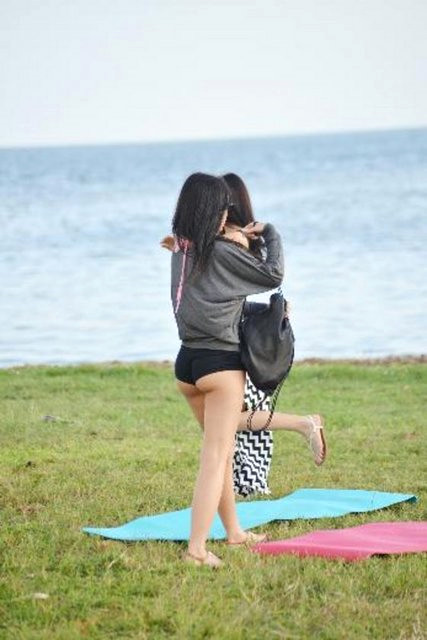 ��te ikilinin yoga yapt��� anlardan kareler...
