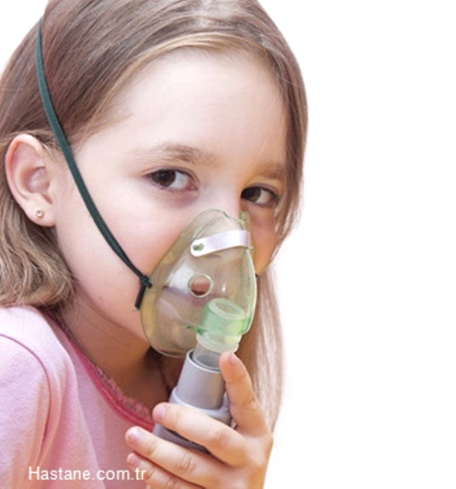 Astm krizi esnasnda yaplmas gerekenler:

Astm krizinde ilk yaplacak ey, hzl ve etkili bronkodilatr ila inhale ettirmektir. Sonrasnda ilave tedaviler eklenir.