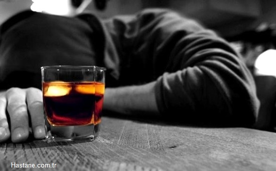 Alkol: Alkol�n karaci�eri iflas ettirdi�i bilinmektedir. Ancak az bilinen di�er etkisi de beyni bitirip t�ketti�idir. Sa�l�kl� d���nme yetene�ini zay�flat�r, haf�zay� da t�ketir. K�sa vadede alkol b�rak�ld��� takdirde etkileri belli bir d�zeyde onar�labilmektedir. Ancak uzun s�reli kullan�mlarda kal�c� hasarlara da yol a�abilir.