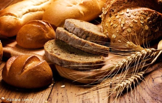 Ekmeklerin saklanmas�: Her �eyden �nce ekmek israf�n�n �n�ne ge�mek i�in, �zellikle de ayn� g�n t�ketmeyecekseniz, fazla ekmeklerinizi ka��da sararak ekmek kutusunda, mikrodalgan�n ya da f�r�n�n i�inde saklayabilirsiniz.