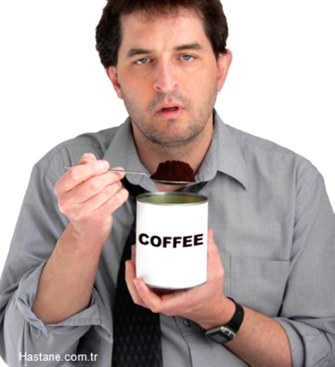 Hemire Salk almasnn 50.740 kadn zerinde yapt alma gnde 2-3 fincan kahve ien kadnlarn gnde 1 fincan kahve tketenlere oranla %20 daha az depresyona girdiini gsteriyor. Ayrca doal bir antioksidan kayna olan kahve, ierdii kafein sayesinde halsizlik ve uyuklama gibi semptomlarn ortadan kalkmasna yardmc oluyor.