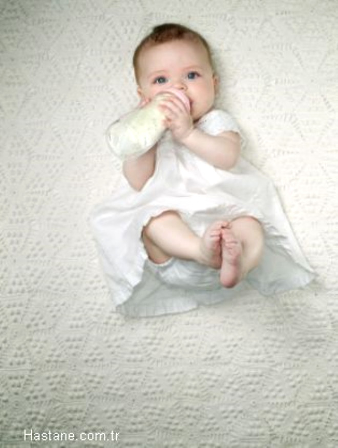 ok kk bebeklerde stn ar kesici ve baklk sistemini koruyucu etkisi olduu gzlenmitir. Bebeklerin ilk 6 ay boyunca tek besin kayna sttr. Uyumalarn kolaylatrr ve hastalklardan korur.