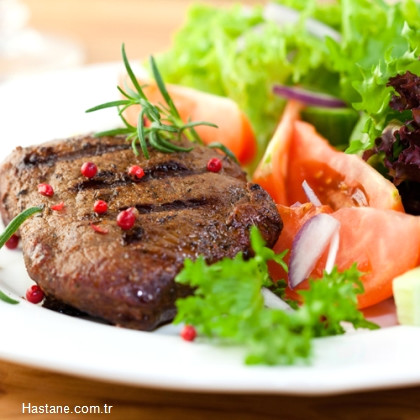 Bir-iki saat sonra eve d�n�ld���nde as�l yemek olarak ak�am ���n� yenilebilir.