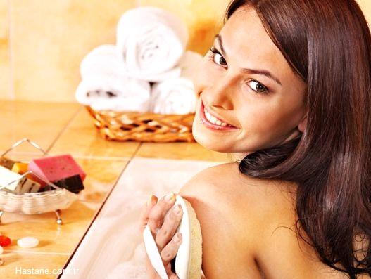 1- Cildi derinlemesine temizliyor ve g�zeneklerdeki t�kan�kl�klar� a��yor.