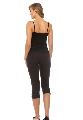 G�L�AH SARA�O�LU/MODACI - "Modac� ve ayn� zamanda bir kad�n olarak bu g�r��e kat�lm�yorum. 85 kilodan 60 kiloya d��t���m d�nemde hep s�k� ve toplayan taytlar giydim. Bu sayede de forma kavu�tum. Ama burada �nemli olan; do�ru, s�k� ve bedeni toplayan tayt� bulmak. Kad�nlar bu taytlar� kullanmay� tercih etmeli. �zerine de k�sa, belde bir ti��rt giymek yerine uzun tunikler giymeliler."