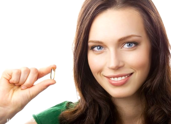 Bu beslenme tarz�, zencefil, sar�msak ve kurukumin i�erir. Zencefil, dola��m� artt�r�r. Kurkumin, ba��rsaktaki kolesterol al�m�n� �nler. Vitamin deposu olan sar�msak ise; kalp, safra kesesi, akci�er ve karaci�eri kuvvetlendirirken, mide ve ba��rsaklar� dezenfekte edip, ba��rsak kurtlar� gibi zararl� bakterileri yok eder.