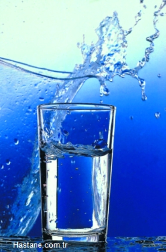 Su, Soda, Limonata: Sv gereksinimi yaa bal olarak deise de gnlk olarak 1,5 litrenin zerinde olmaldr; ancak scak havalarda ise bu oran 3 litreye yakn olabilmektedir.