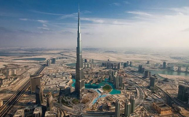 2. Burj Khalifa, Dubai: Dnyann en yksek binas. Burj Khalifa 828 metre uzunluuyla, Empire State binasnn neredeyse iki kat.
