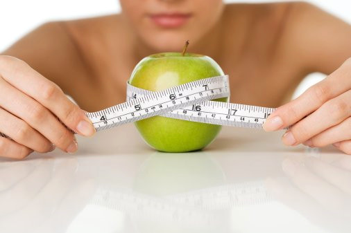 Mucize diyetlerle h�zl� kilo vermek m�mk�n. &ndash; YANLI�. G�n�m�z t�bb�nda, �i�manl�k hastal���n�n ��z�m� i�in ne yaz�k ki, mucize bir diyet, mucize bir ila� ve mucize bir cerrahi y�ntem yok. Sa�l�kl� bir tedavi ve kal�c� kilo kayb� ��in mutlaka biraz sab�rl� olmak gerekiyor.
