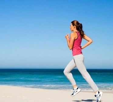 Spor s�ras�nda v�cuda naylon po�et sarmak kilo verdirir. &ndash; YANLI�. Bu yayg�n olarak duyulmas�na ra�men son derece yanl�� bir bilgi. Terlemenize yol a�sa da daha fazla kilo vermeniz i�in size yard�mc� olmuyor. �stelik, doku zedelenmesine yol a�mak gibi riskleri var.
