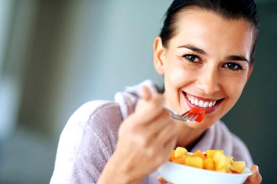 Az yiyerek kilo probleminden kurtulunabilir.- YANLI�. �i�manl��a neden olan gizli bir metabolik hastal���n�z varsa, �stedi�iniz kadar az yemek yiyin, kal�c� kilo veremezsiniz. Bunun m�mk�n olmas� i�in hayat boyu s�recek bir beslenme sistemini benimsemeniz gerekiyor.
