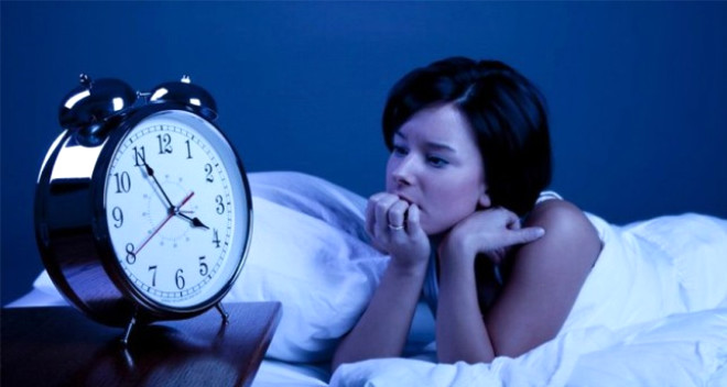 Kalitesiz uyku: Yeterli uyumuyor ve dinlenemiyorsanz kilo almanz kanlmaz. nk ge saatlere kadar oturduunuzda hormon dzeyinizde deiiklikler meydana gelerek itahnz artar ve gece attrmalar kanlmaz hale gelebilir.
