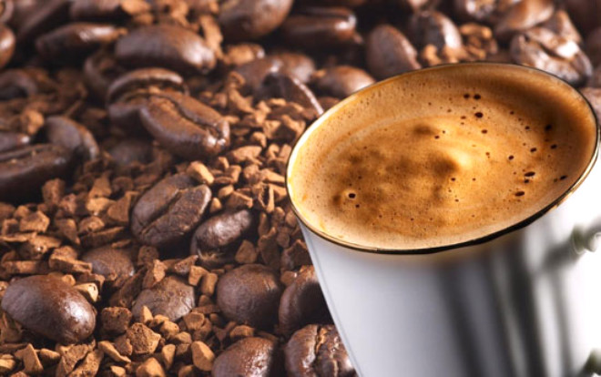 Sabahlar kahve imeden uyanamadn syleyen insanlar vardr. Bu bir bakma dorudur. Kafeinin dikkat ve enerji dzeyini artrd ispatlanmtr.

