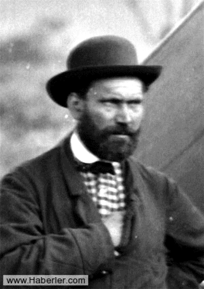 Allan Pinkerton, 1884 ylnda bir kaldrmda yrrken kayarak dilini srmt. Bu talihsiz srk daha sonra enfeksiyona dnt ve Pinkerton