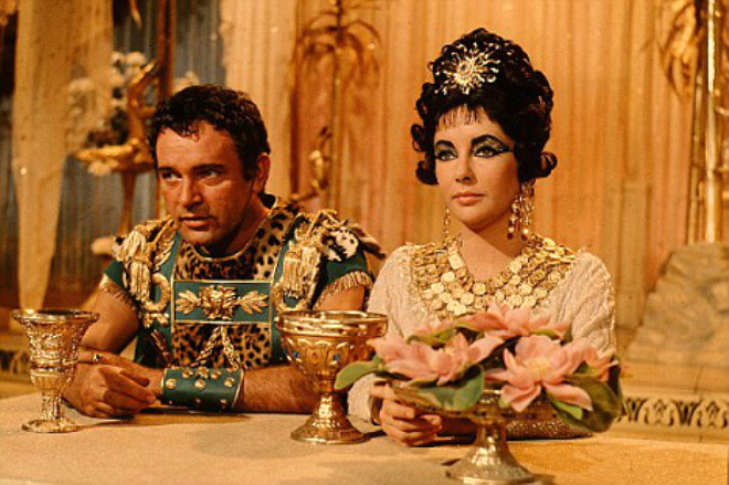 Mark Antony ve Kleopatra / M..31  ylnda yle gl bir ak yaadlar ki ayrlmalar iin sava balatld. Mark Antony, Kleopatra